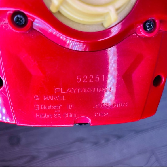 Disney Playmation Marvel Avengers Iron Man Repulsor Bluetooth Arm Cannon toy - Picture 5 of 5